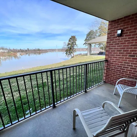 Clarion Pointe On The Lake Clarksville-South Hill West Exterior photo