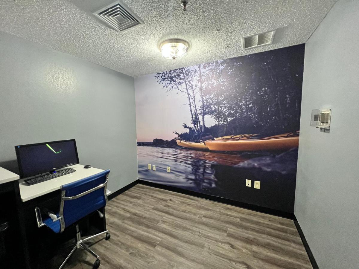 Clarion Pointe On The Clarksville-south Hill West Hotel