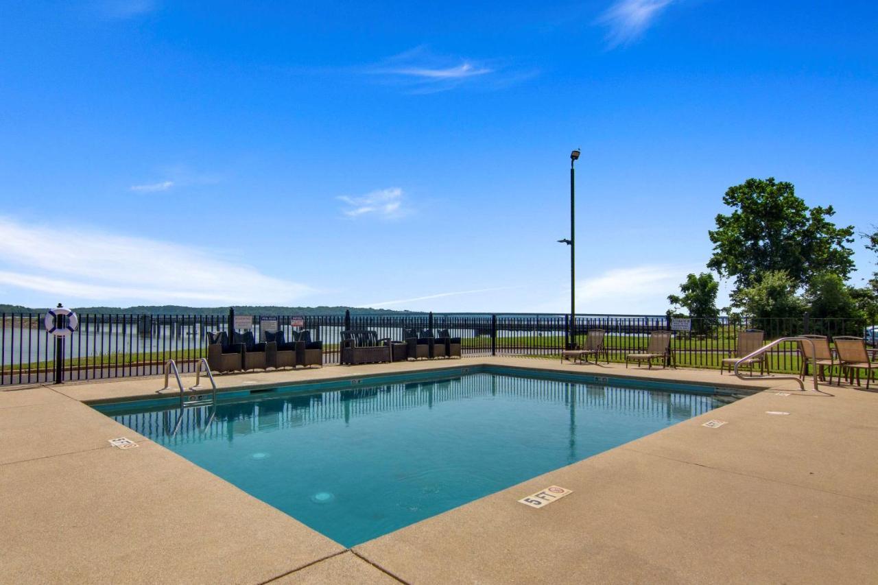 Clarion Pointe On The Clarksville-south Hill West