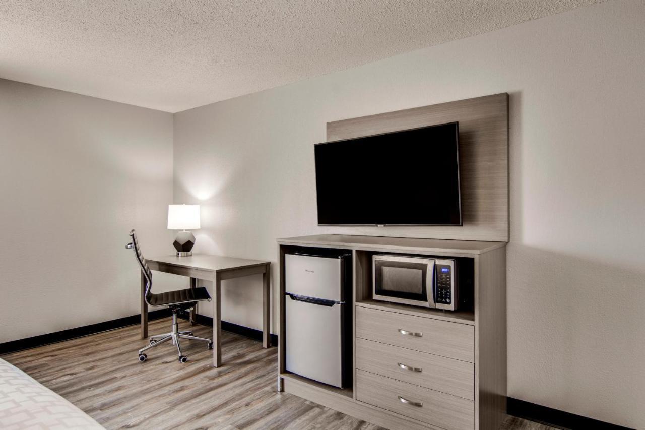 Hotel Clarion Pointe On The Clarksville-south Hill West Clarksville
