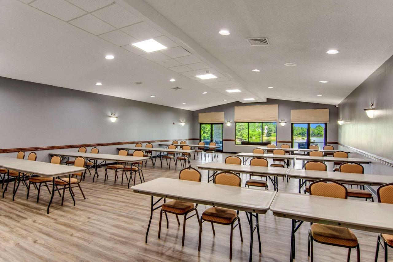 Hotel Clarion Pointe On The Clarksville-south Hill West
