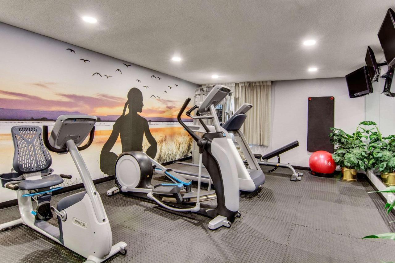 Clarion Pointe On The Clarksville-south Hill West Hotel Clarksville
