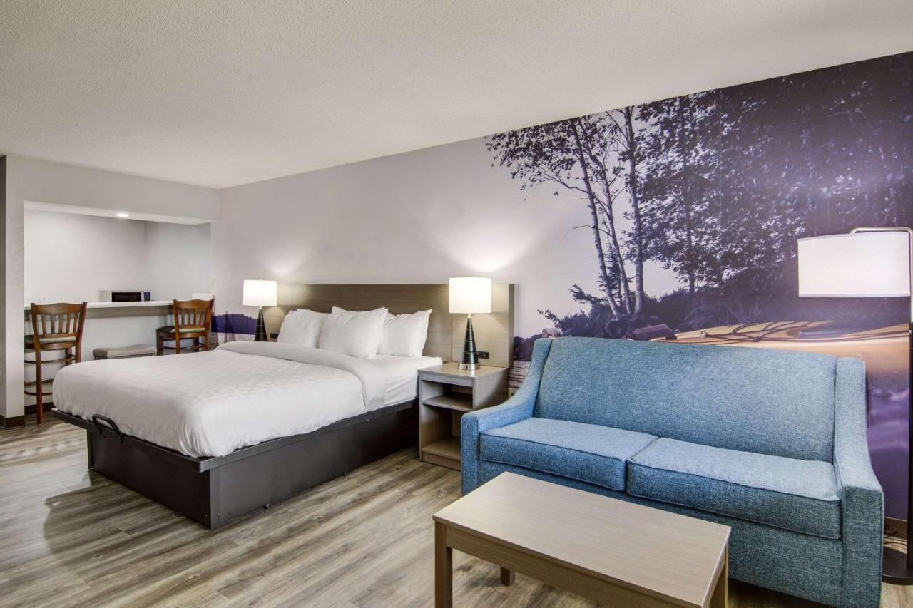 Hotel Clarion Pointe On The Clarksville-south Hill West Clarksville