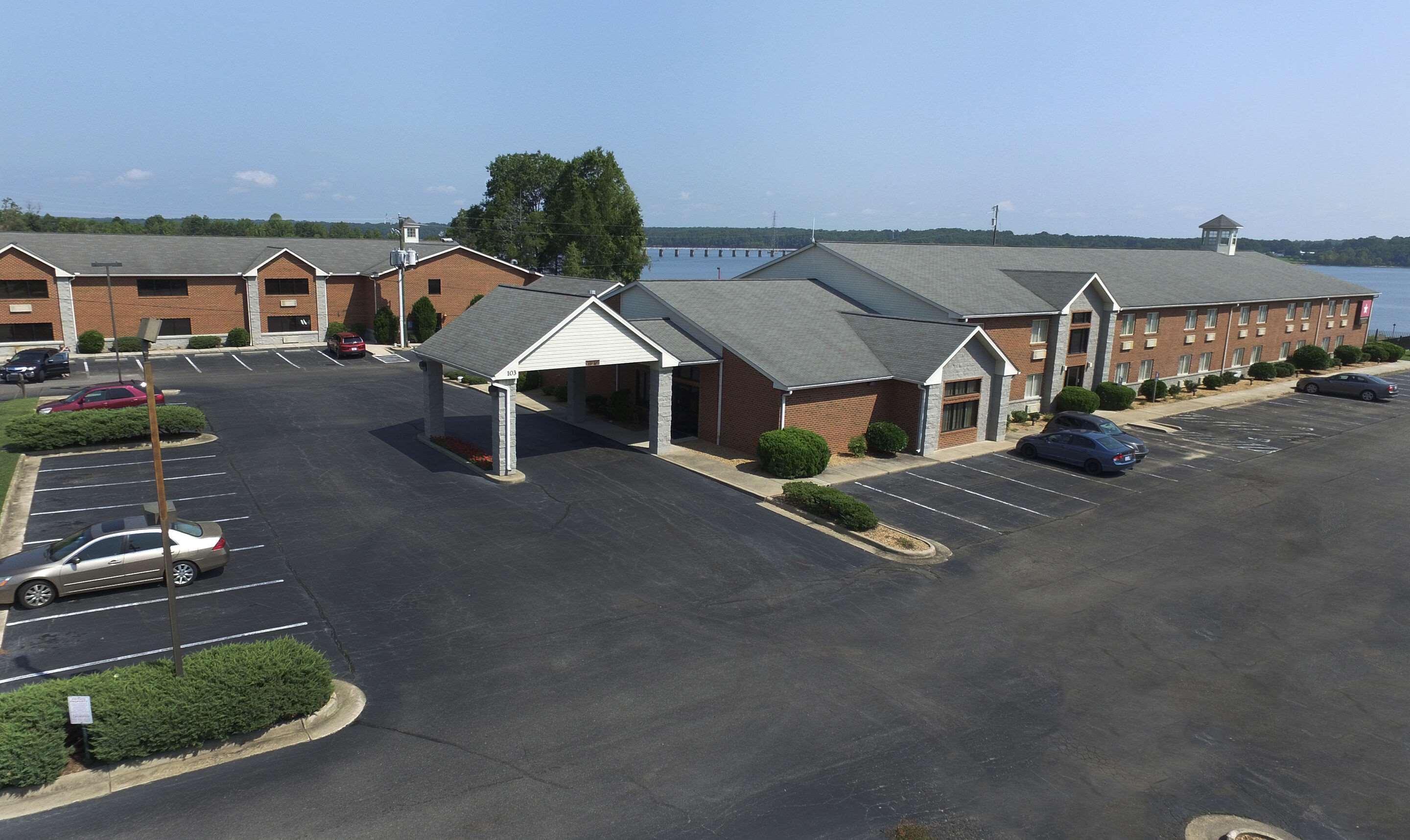 Hotel Clarion Pointe On The Clarksville-south Hill West